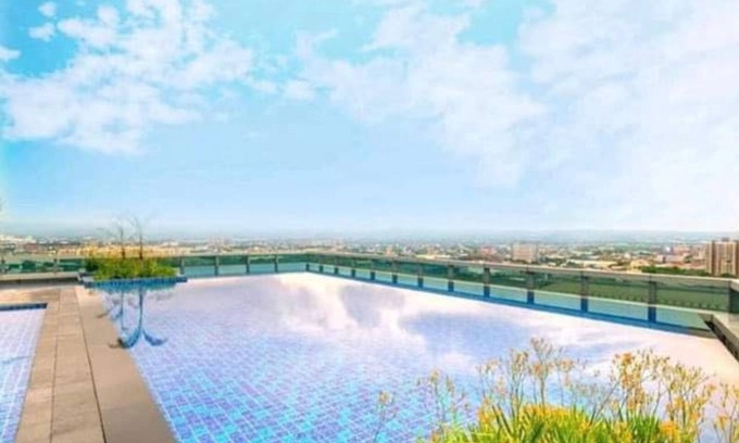 Bagumbayan Condo | Discounted | Amazing 2.5 Bedroom Eastwood Global Luxury Condo Unit