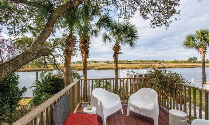 Hanahan House | Discounted Waterfront Private Hot Tub Dock Deck AB
