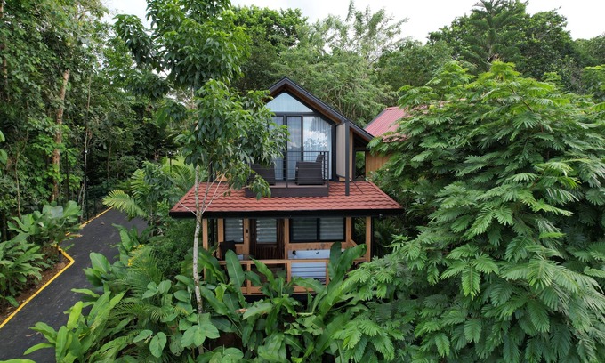 Barrio Pilo Cabin | Discover cozy cabin with jacuzzi near La Fortuna at only 25 minutes drive
