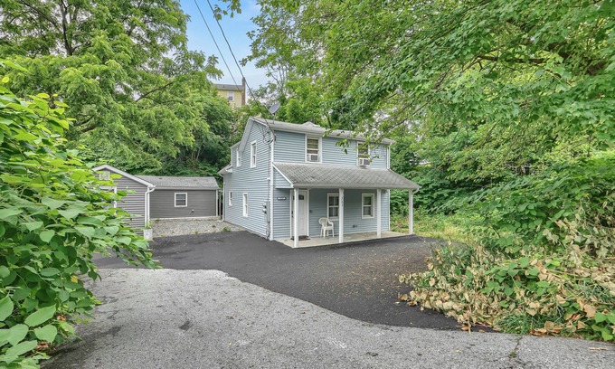 Middle Hope House | Discover Nature’s Glory! Perfect Family Home
