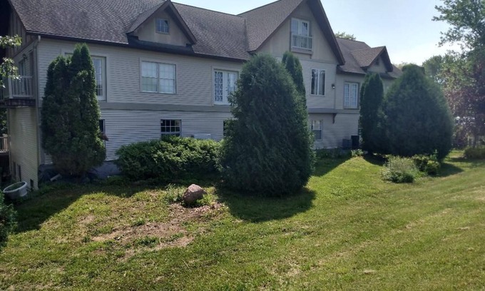 Merrimac Apartment | Discover tranquility near Glacial Lake Wisconsin Merrimac's 2-bedroom apartment