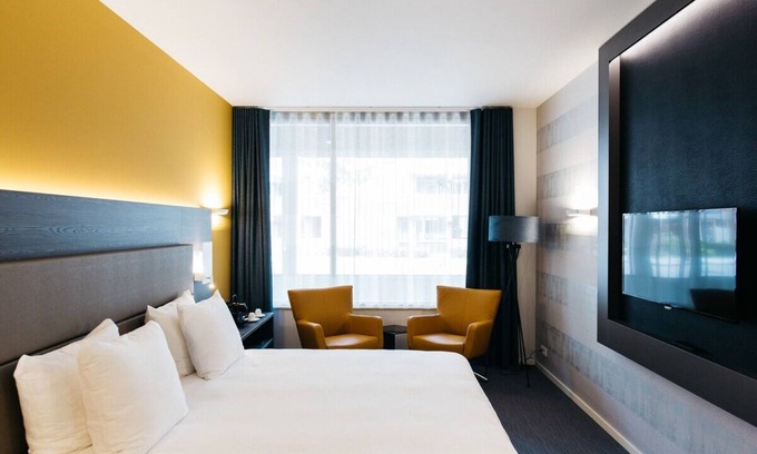 Weert Hotel | Discover Weert’s Best Spots from This Convenient Stay! Onsite Dining!