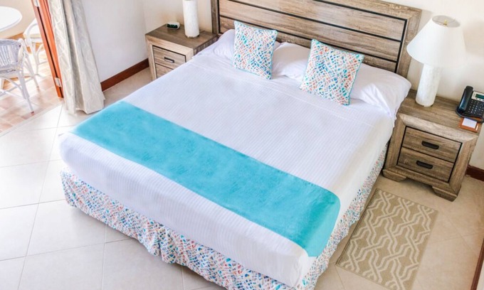 Maynards House | Discover West Coast of Barbados! 3 Relaxing Units Near Cove Bay! Parking!