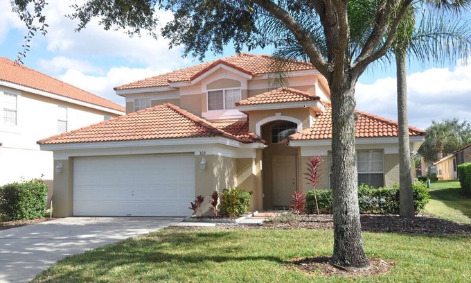Solana Villa | Disney Pool Home - 5 Bedrooms, 3 baths, Private Pool, Covered Lanai, Game Room