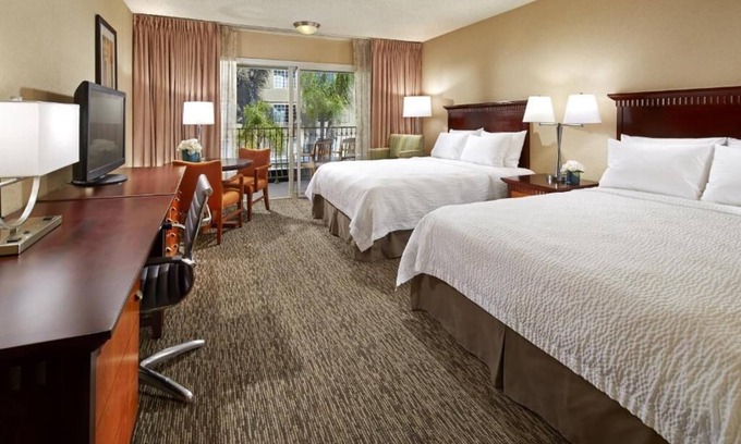 River Bottoms House | Disneyland Dream Stay: Walking Distance! Cozy Rooms, Pool & Shuttle Service!