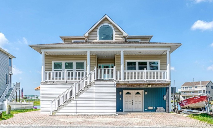 Captain's Cove House | Diving Duck - Waterfront home w Hot tub & Boat dock & King Bed
