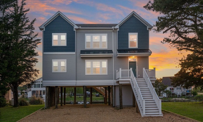 Captain's Cove House | Dock Holiday - Canalfront in Captain's Cove - Bring the boat!