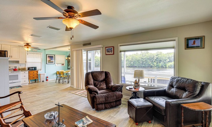 Old Town House | Dock + Screened Porch: Suwannee River Retreat!
