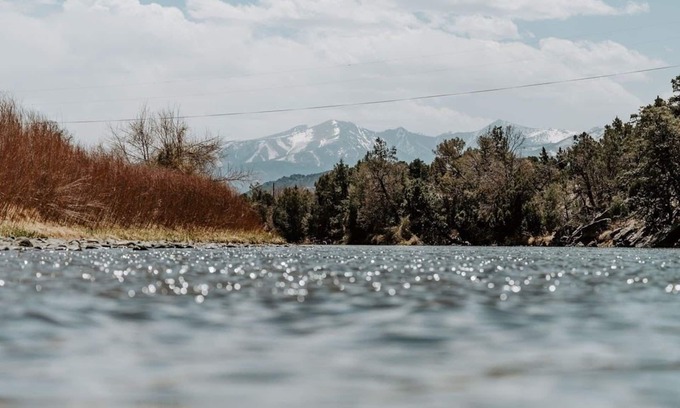 Salida House | Dog Friendly Blue Bottle Trout Camp - Gold Medal Fly Fishing on the Arkansas River!
