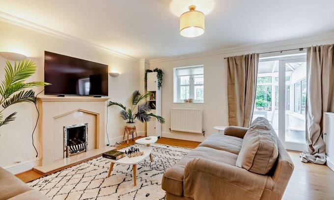 Nailsworth Cottage | Dog friendly Cotswold cottage - 5 Stone Cottage
