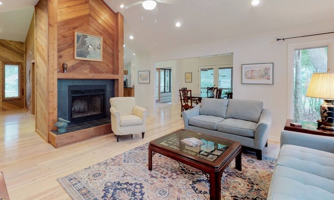 Vanderhorst Plantation House | Dog-Friendly Family Fome Close to the Beach, Tennis Courts, & Golf