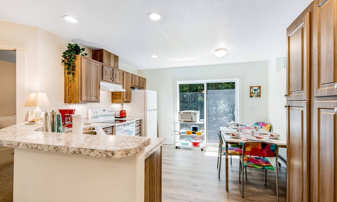 Anderson Island House | Dog-Friendly Home w/Woodland View & Washer/Dryer - Near Golf, Marina & Lakes