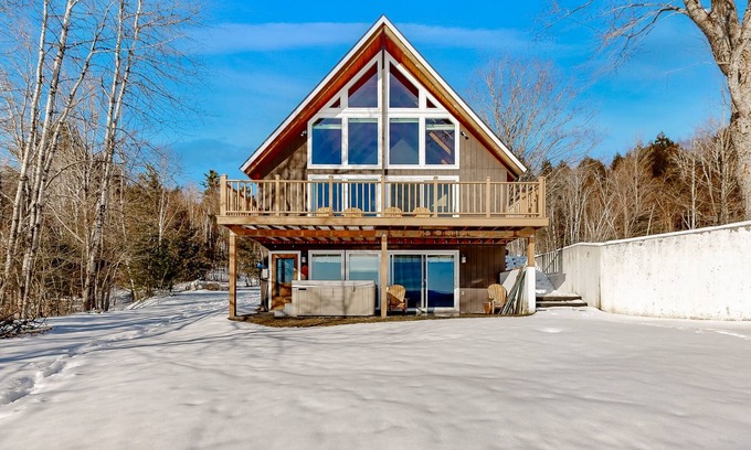 Montpelier House | Dog-friendly home with panoramic mountain views, grill, deck, & pool table