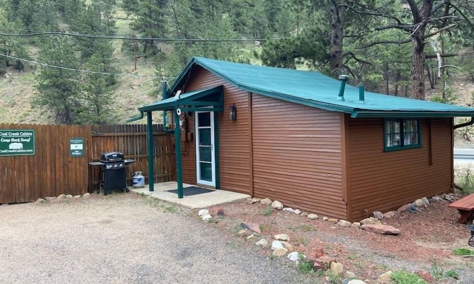 Coal Creek Canyon Cabin | Dog-friendly Jim Bridger Cabin on Coal Creek - Boulder/Golden