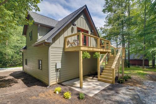 Mills River Apartment | Dog-Friendly Mills River Retreat Near Hiking!