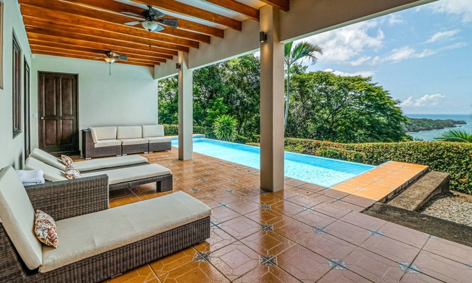 La Cruz House | Dog-friendly retreat with sea views & covered terrace - in the perfect location