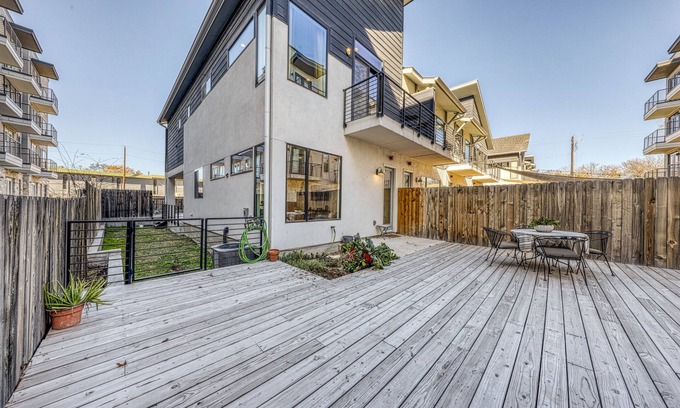 Highland Condo | Dog-friendly, two story condo w/deck and outdoor dining area -near downtown