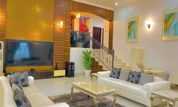 Onitsha Hotel | Dolly Hills Hotel