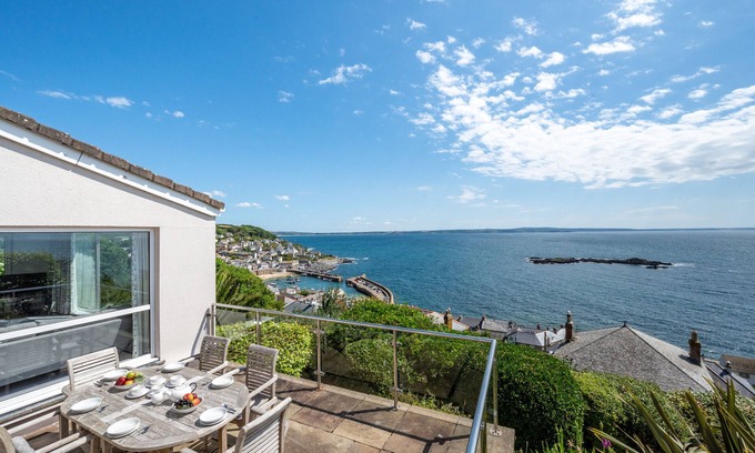 Mousehole House | Dolphin Rise - Four Bedroom House, Sleeps 8