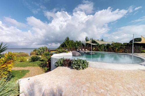 Cocoplum Villa | Dolphin @ Swan Villas