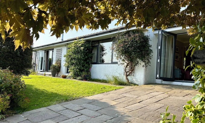 Newport Cottage | DOLWYLAN, pet friendly, with open fire in Newport, Pembrokeshire