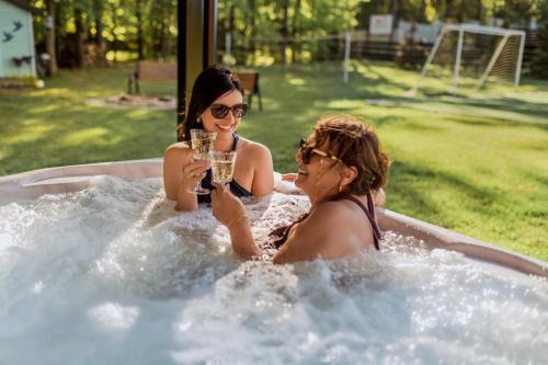 Borzestowska Huta House | Dom to za mało ! Jacuzzi boiska plac zabaw ognisko
