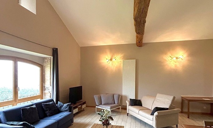 Sarcey House | Domaine du Buisson, charming gites in the heart of Beaujolais