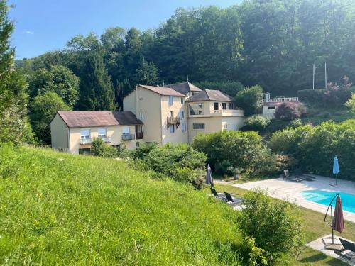 Poligny Hotel | Domaine Du Moulin Vallée Heureuse