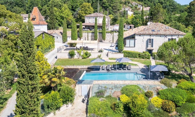 Valprionde Villa | Domaine de la roque! Private swimming pool, Table tennis, BBQ, Fitness room