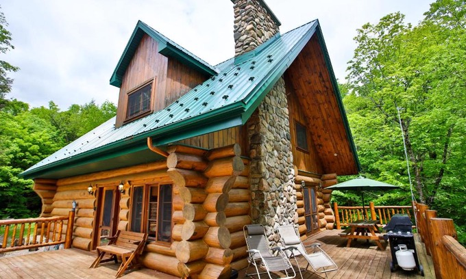 Grenville-sur-la-Rouge Ski Chalet | Domaine la Cedriere