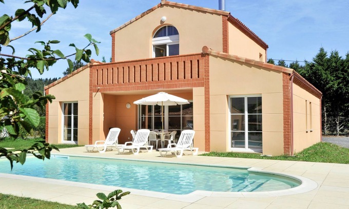 Pont-de-Larn House | Domaine Royal Green V68I by Interhome