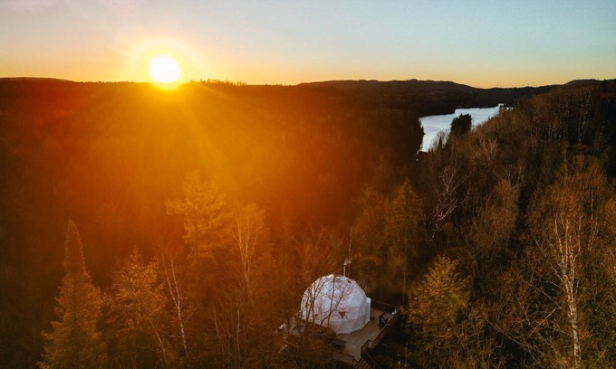 Saint Come Cabin | Dome 01 - The Pine, Le Pin | Vue Panoramique, Spa Privé & Filet Suspendu