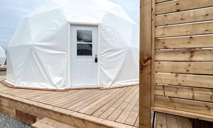 West Bay Cabin | Dome 2 · Luxury Lakeside Dome With Hot Tub