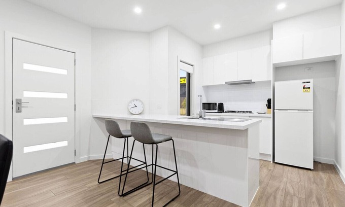 Bentleigh Apartment | Domi Rentals - The Hampton Homes