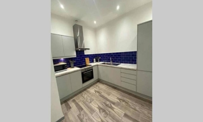 Doncaster Apartment | Doncaster City Centre Deluxe Whole Apartment sleeps 4 D2n