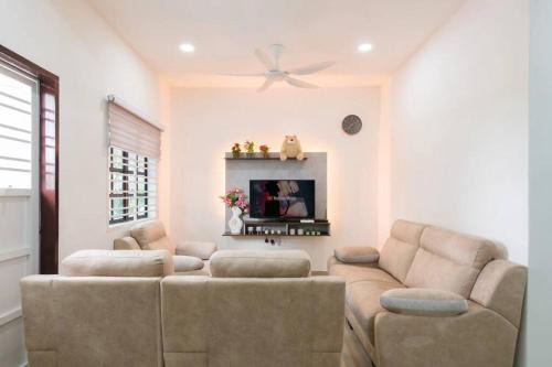 Taman Kota Laksamana House | DonDonDonny House 3Br Near Jonker@Heritage(9pax)