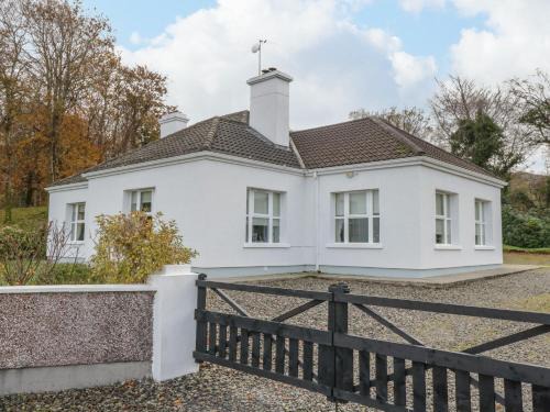 Massbrook House | DonRoss Cottage