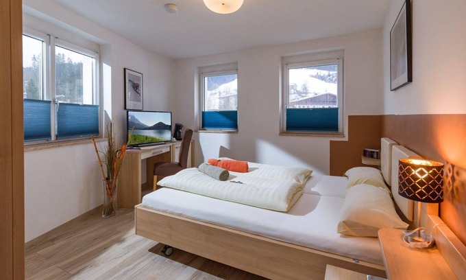 Scheffau am Wilden Kaiser Cottage | Doppelzimmer mit Bad - Haus Romeo - Alpine Gay Resort