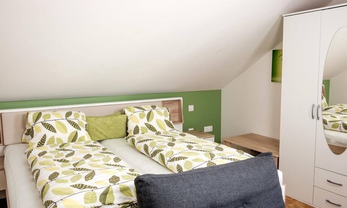 Unterlamm Apartment | Doppelzimmer mit Dusche, WC - Gästehaus Ranftl Unterlamm