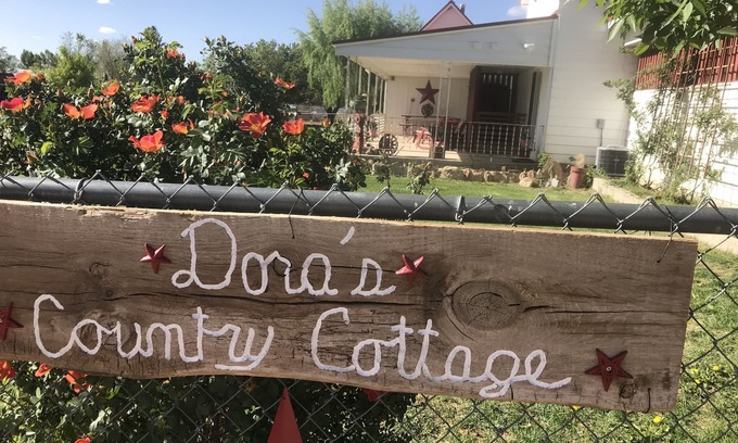 Escalante House | Dora's Country Cottage