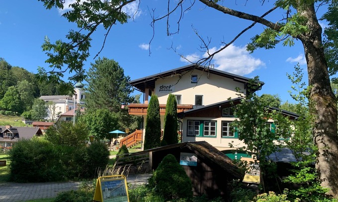 Gutenstein Bed & Breakfast | Dorfpension Mariahilfberg