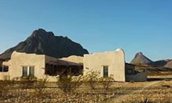 Alpine House | Dos Corazones: Exquisite Southwestern Adobe Home