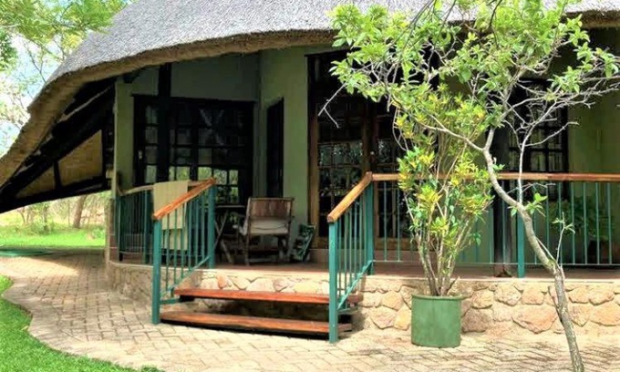 Bulawayo Apartment | Double lodge on natural African bush - 2112