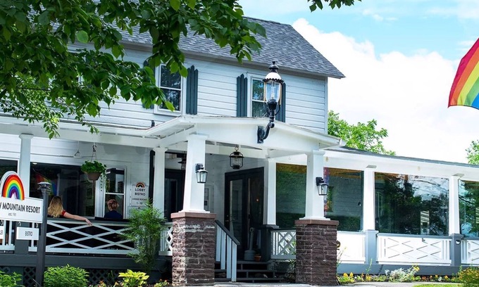 East Stroudsburg Resort | Double Queen Cottage, Porch, PVT Bath. Rainbow Mountain serves LGBTQ community