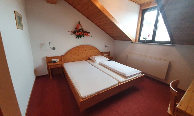 Niedernhausen House | Double room - 13 - Landgasthof Brunnenwirt Zum Meenzer