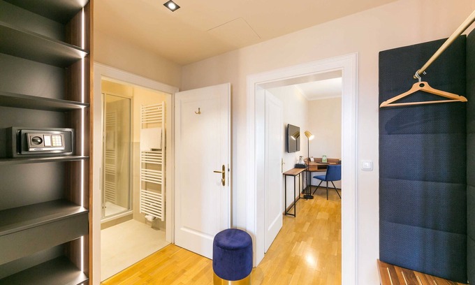 Weiz House | Double Room Business - City Hotel zur goldenen Krone