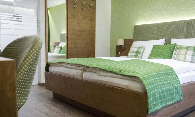 Engelhartszell Bed & Breakfast | Double room, Danube with balcony - Gasthof-Pension Luger - on the Danube cycle path,