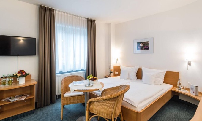 Neuerburg House | Double room - euvea Freizeit- und Tagungshotel gGmbh