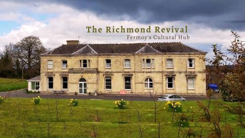 Fermoy House | Double Room in Richmond House Fermoy