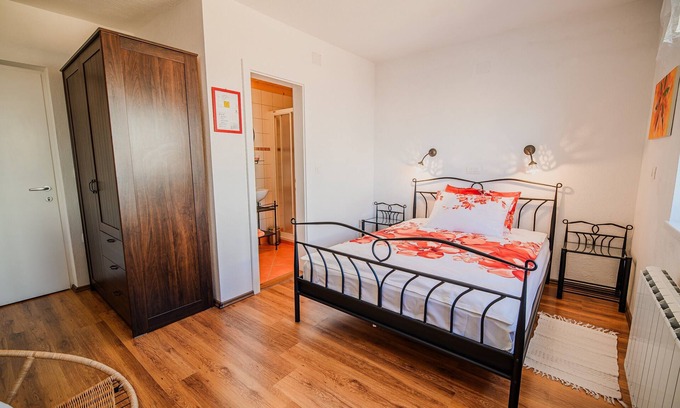 Cerknica House | Double Room Lilija with Breakfast in Ančkin kot